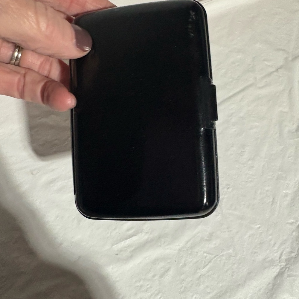 Sleek Black Men's Aluminum Wallet